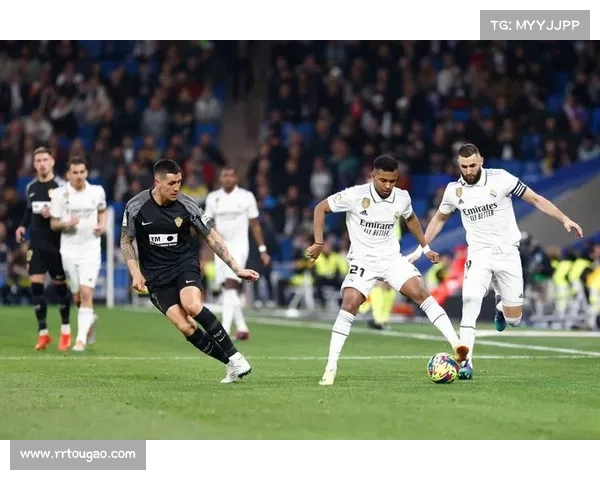 西甲德比激战:巴萨与皇马再度上演世纪之战,谁能笑到最后 西甲德比激战:巴萨与皇马再度上演世纪之战,谁能笑到最后